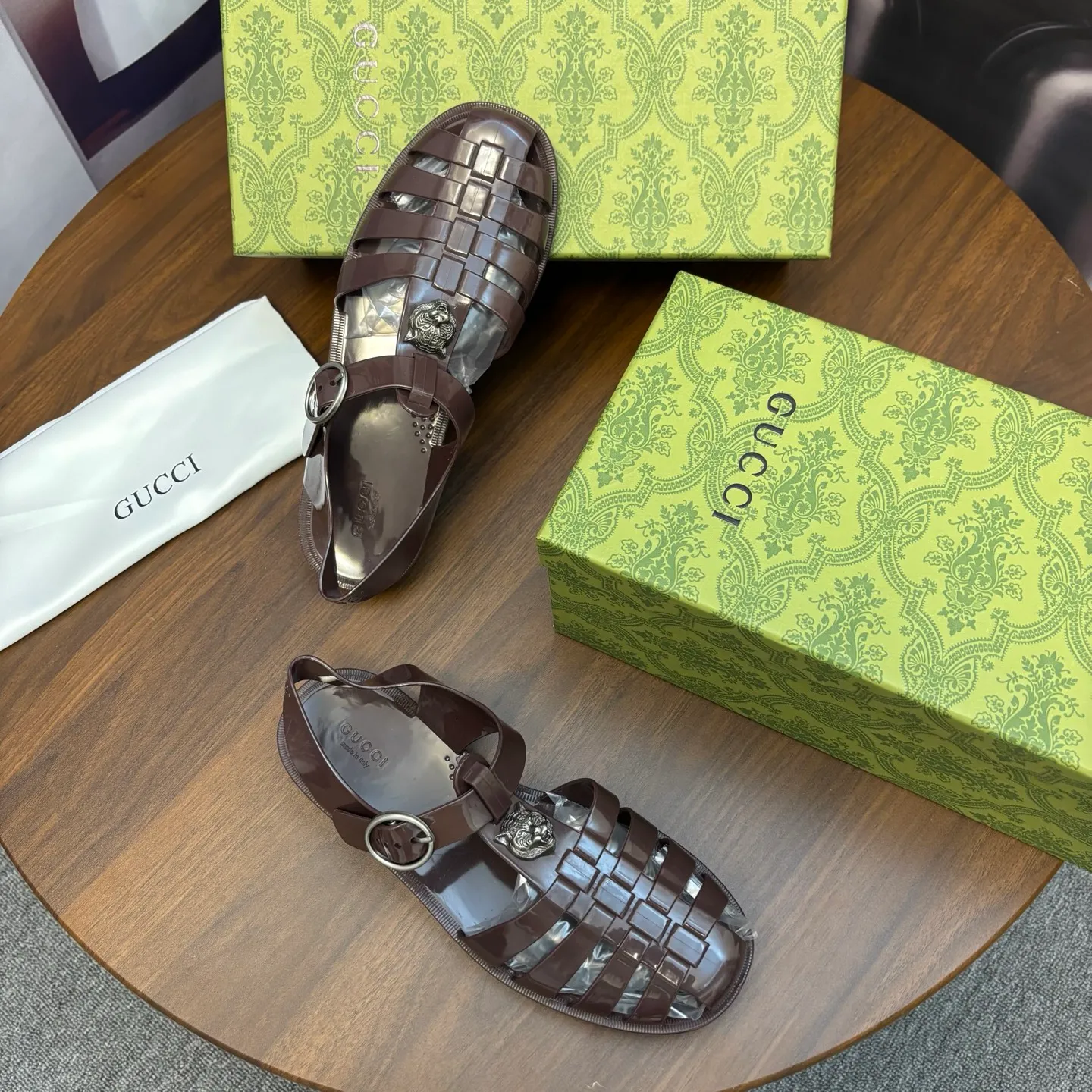 Men's shoes: 260💰[Gucci] sandals, counter quality, top-quality original items, real photos! Original T men's shoes 💰PU material, fine workmanship, comfortable; genuine 1:1 replica Size: 36 ~ 46